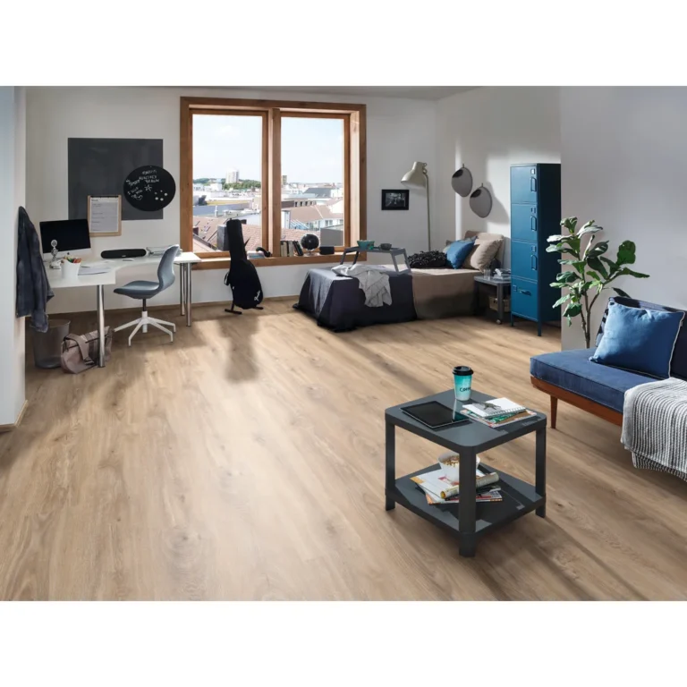 Πάτωμα laminate Kronospan Castello Classic AC4 σε φυσική απόχρωση ξύλου με πάχος 8mm