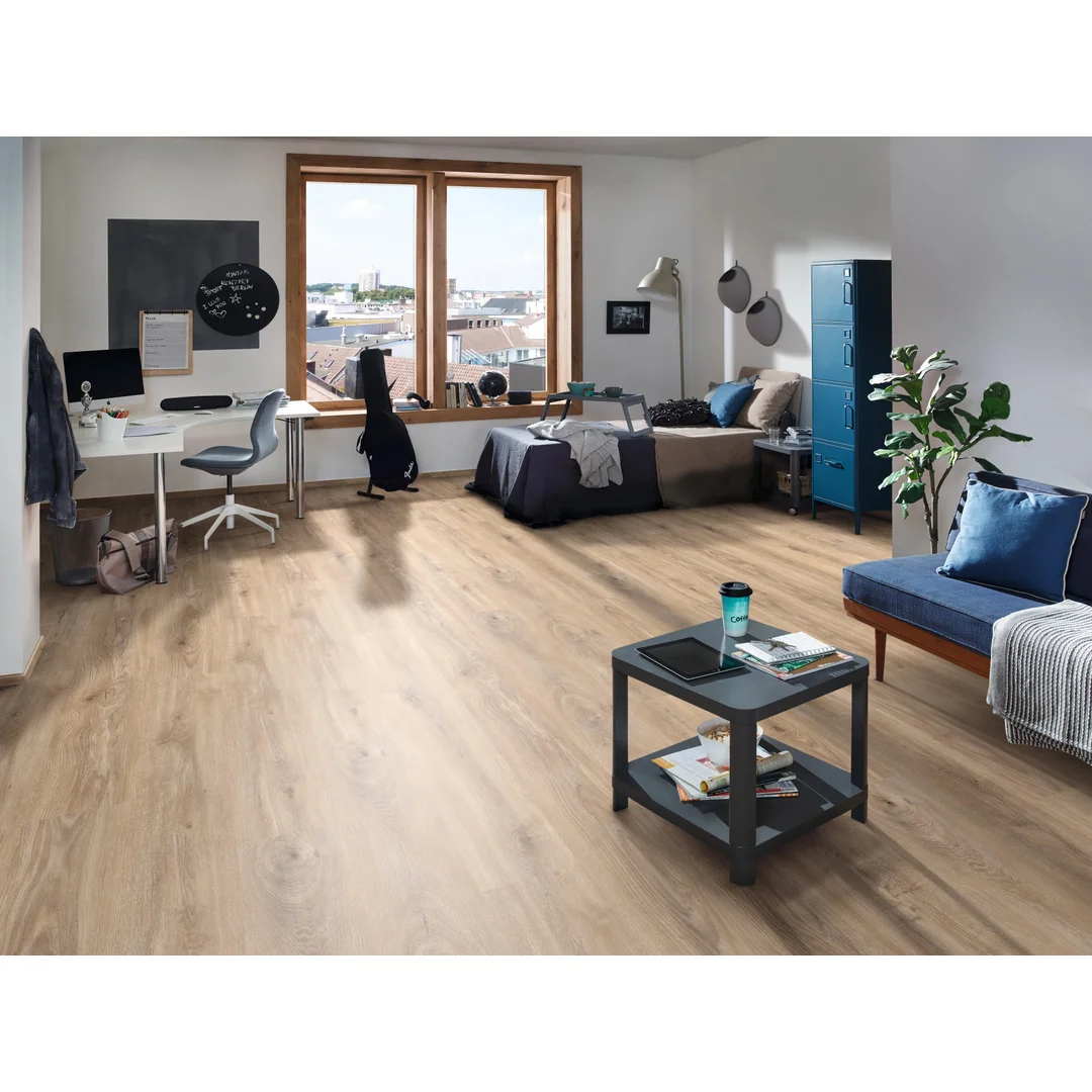 Πάτωμα laminate Kronospan Castello Classic AC4 σε φυσική απόχρωση ξύλου με πάχος 8mm